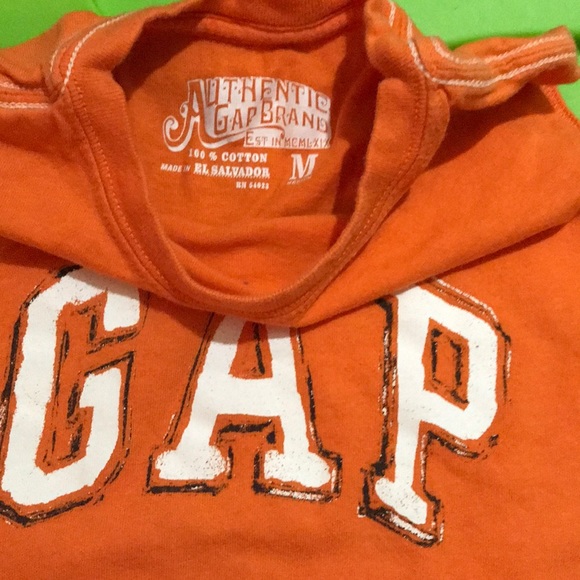 Gap sleeveless T-shirt size medium - Picture 3 of 4